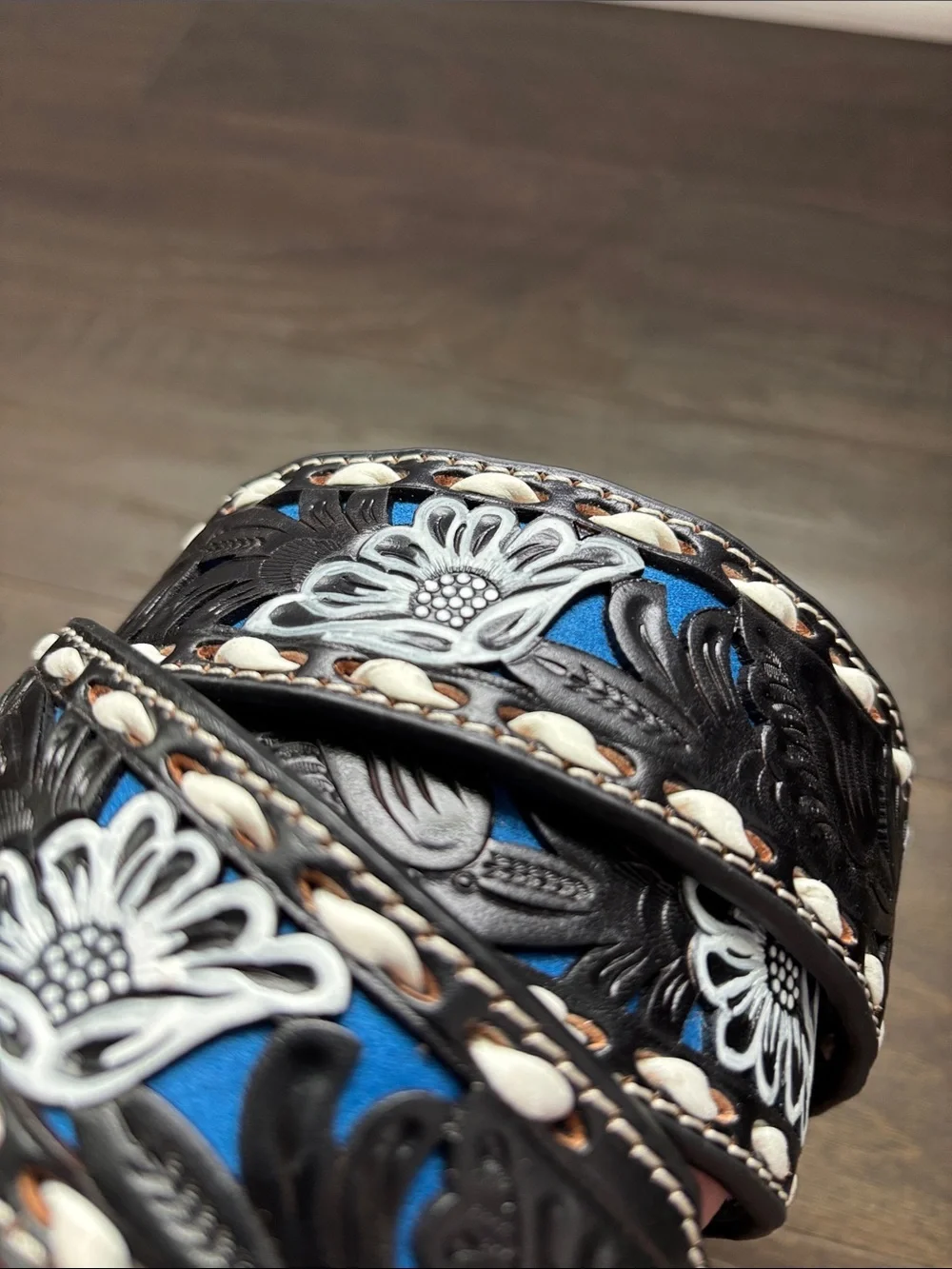 Nocona Genuine Tooled leather,removable silvertone buckle,floral,stitch,Western